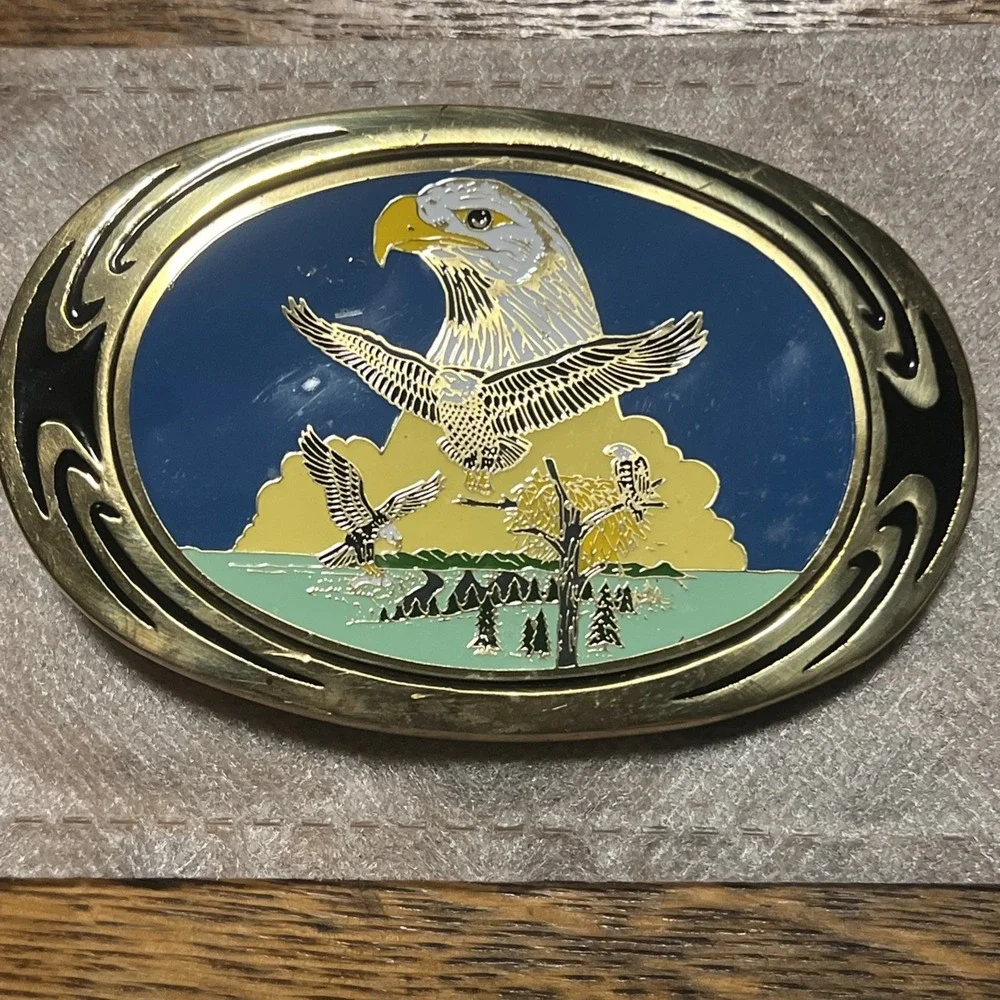 Vintage 1983 NAP Inc Solid Brass Eagle Belt Buckle – F09 – Eagle In Water Scene